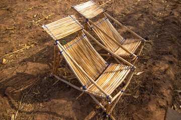 les chaises faites &agrave; la main des artisans africains