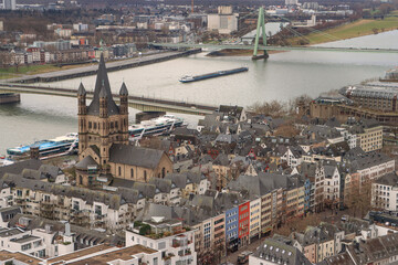 Köln am Rhein; Blick vom Dom auf Groß St. Martin, Alter Markt und Rhein