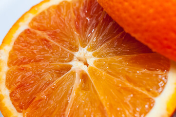 frische Orangen aufgeschnitten