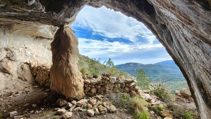 Cova de l'Estaló-Serra de Llaberia-Costa Daurada-Tarragona