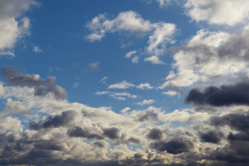 Obraz premium A mesmerizing sky landscape with magical cloud shapes.