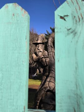 Nomo statue