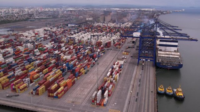 Porto de Paranagu&aacute;, Paran&aacute;, Brasil