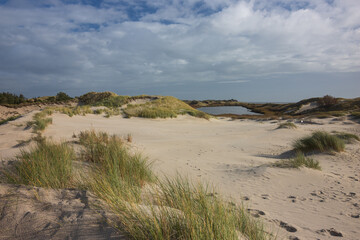 Blick auf die Dünen am Wriakhörnsee und Wittdün auf der Nordfriesischen Nordseeinsel Amrum.