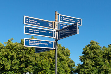 Sehenswerte Ziele in Berlin, Fußgänger-Wegweiser