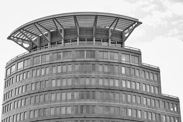 Obraz premium Photo of the front of a minimalist office building in a city