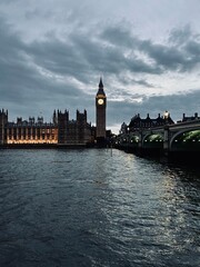 Fototapeta premium Iconic view of Big Ben and the Houses of Parliament in London, UK. A symbol of British heritage and landmark architecture, perfect for travel, tourism, and cityscape projects.