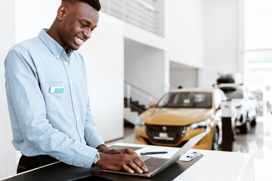Auto Service Desk Images – Browse 13,837 Stock Photos, Vectors, and ...