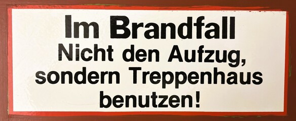 Hinweisschild Brand Feuer