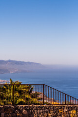 Obraz premium Paisaje con la costa de Tenerife al fondo.