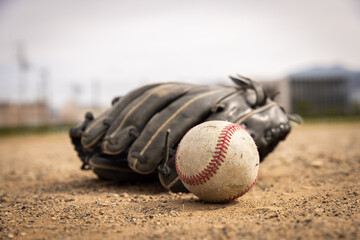 野球のグローブとボール　baseball glove and ball