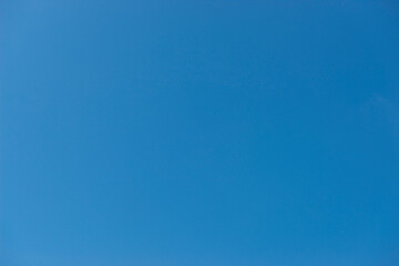 雲ひとつない青空