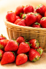 かご盛り苺