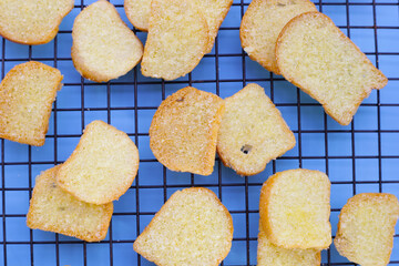 Crispy butter and sugar bread