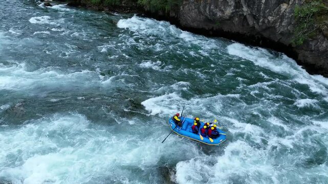 Vuelo de drone Rafting r&iacute;o Futaleuf&uacute;, Chile, Patagonia