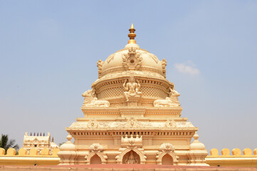 Fototapeta premium MYSORE, KARNATAKA, INDIA - APRIL 19, 2019: Sri Chamundeshwari Temple, Mysore, Karnataka State, India
