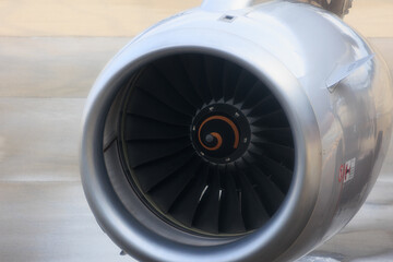 飛行機のエンジン　エアバス　A320