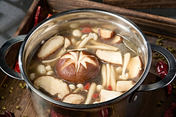 Mini hot pot mushroom soup base