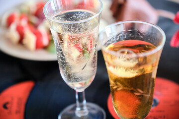 Coupes de champagne pour un apéritif