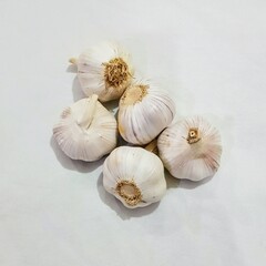 garlic on the table
