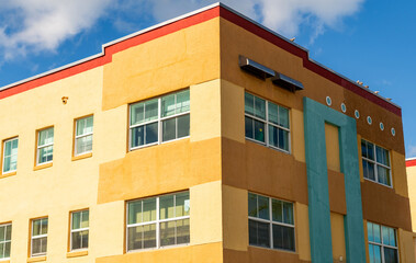 Obraz premium Art Deco building architecture. Architectural building. Art deco. Architectural district Art Deco. Modern building of Miami beach. Ocean drive. Miami Beach in Ocean Drive Florida. Shape and color