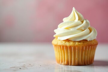 Vanilla cupcake, swirl of buttercream frosting, cake decorating, buttercream roses, buttercream