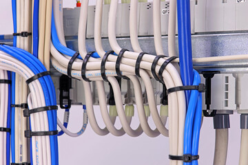 Electrical insulated copper mounting wires tied with nylon ties.