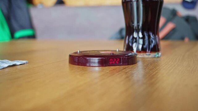 Bar Restaurant Food Pick Up Remote Notyfing System Wireless Buzzing Pager