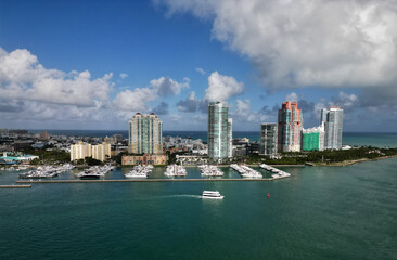 Naklejka premium Miami south beach view. Yacht club. Marina in Miami, Florida. Biscayne bay. Downtown Miami marina with luxury yacht. Summer vacation. Luxury South beach marina. Luxury yacht. Seaside marina