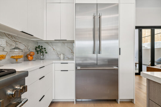 Capture Newport Beach luxury with stunning real estate photography. High-quality images showcase homes beautifully, perfect for listings, marketing, and Shutterfly prints.