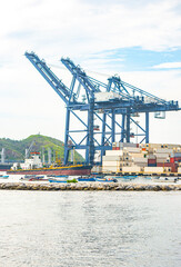 Obraz premium Santa Marta Port: A Hub of Trade and Maritime Activity in Colombia