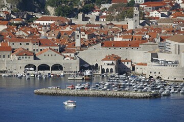 Obraz premium Historical Old Town of Dubrovnik with city walls and harbour, Dalmatia, Croatia, Europe