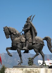 Obraz premium Equestrian statue of Skanderbeg, Albanian national hero, Skanderbeg Square, Tirana, Albania, Europe