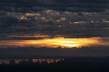 Sunrise over the Alps with Foehn clouds, western Lake Constance at the front, Baden-Württemberg, Germany, Europe