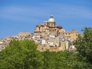 Naklejka premium Town view with Piazza Armerina Cathedral, Piazza Armerina, Province of Enna, Sicily, Italy, Europe