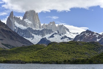 Fototapeta premium Cerro Fitz Roy, Los Glaciares National Park, El Chaltén, Santa Cruz Province, Patagonia, Argentina, South America