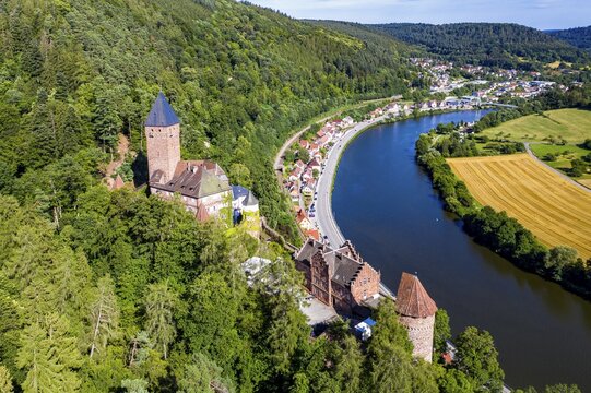 Aerial view, Castle Zwingenburg, Zwingenberg am Neckar, Odenwald, Baden-W&uuml;rttemberg, Germany, Europe
