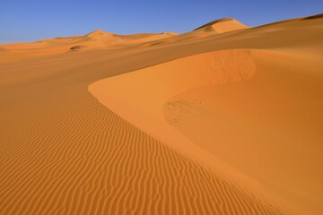 Sanddunes, In Tehak, Tadrart, Tassili n’Ajjer National Park, Unesco World Heritage Site, Sahara desert, Algeria, Africa