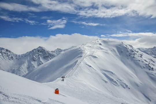 Ski lift in Nauders at the Gueserkopf summit, Nauders, Tyrol, Austria, Europe