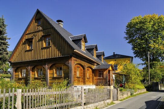 Historical Umgebindehaus, Hinterhermsdorf, Sebnitz, Saxon Switzerland-East Ore Mountains District, Saxony, Germany, Europe