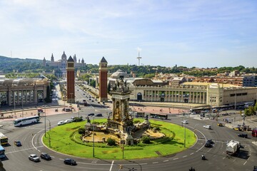 Obraz premium Plaça d'Espanya, behind Avenida de la Reina Maria Cristina, Palau Nacional de Montjuic, Barcelona, Catalonia, Spain, Europe