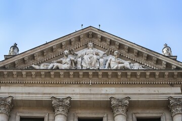 Obraz premium Triangular gable, also temple gable, Bayerische Staatsbank, today the Lovlace building, Munich, Upper Bavaria, Bavaria, Germany, Europe
