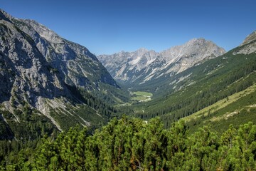 View to the Karwendeltal valley with Karwendelspitze and Hochkarspitze, Tyrol, Austria, Europe