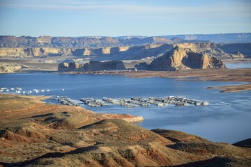Obraz premium Wahweap, Marina and Wahweap Bay, view from Wahweap Overlook to Lake Powell, Arizona, USA, North America