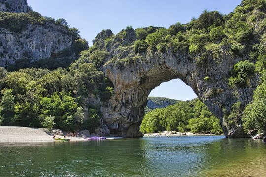 Le Pont d Arc, near Vallon Pont d Arc, Ardeche, France, Europe