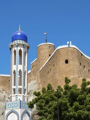 Fototapeta premium Al Khor Mosque or Masjid al-Khor, in front of the Al Mirani Fort, Muscat, Oman, Asia