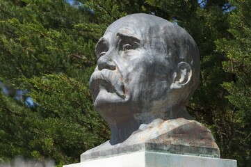 Obraz premium Bust of Georges Clemenceau in the garden of his former house, Saint-Vincent-sur-Jard, Vandée, Atlantic Coast, France, Europe