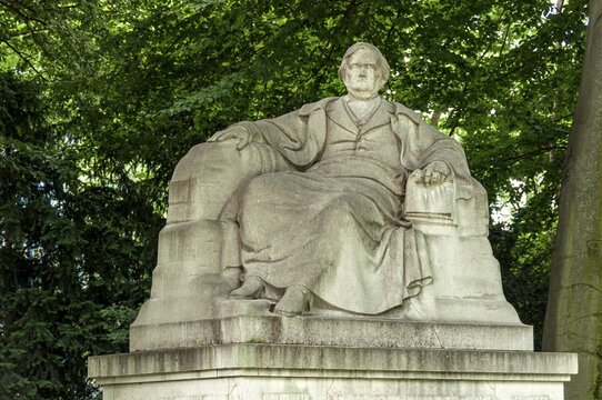 Monument to Richard Wagner by Heinrich Wader&eacute;, Prinzregentenplatz, Munich, Upper Bavaria, Bavaria, Germany, Europe