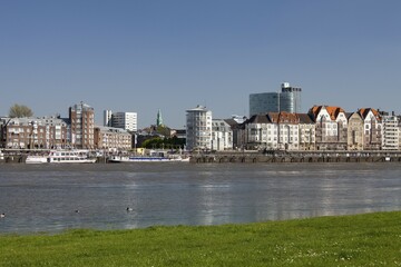 Naklejka premium Rhine promenade, promenade with boat landing, Düsseldorf, North Rhine-Westphalia, Germany, Europe