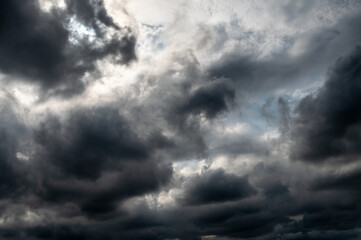 Obraz premium arrière plan de nuages très menaçant, nuages gris, arrière plan nature, png avec transparence